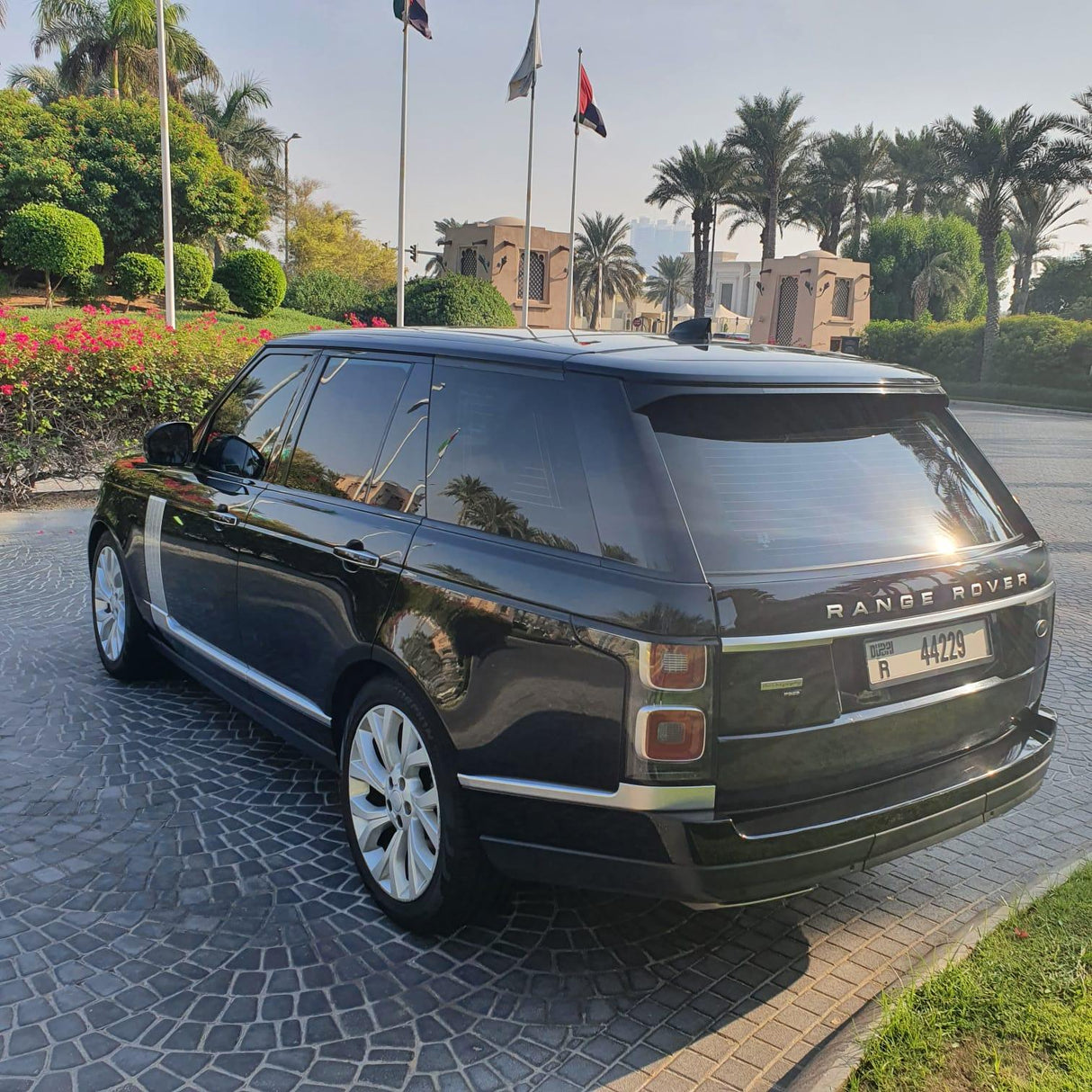 Range Rover Autobigraphy 2021 - Sydney Luxury Car Rental